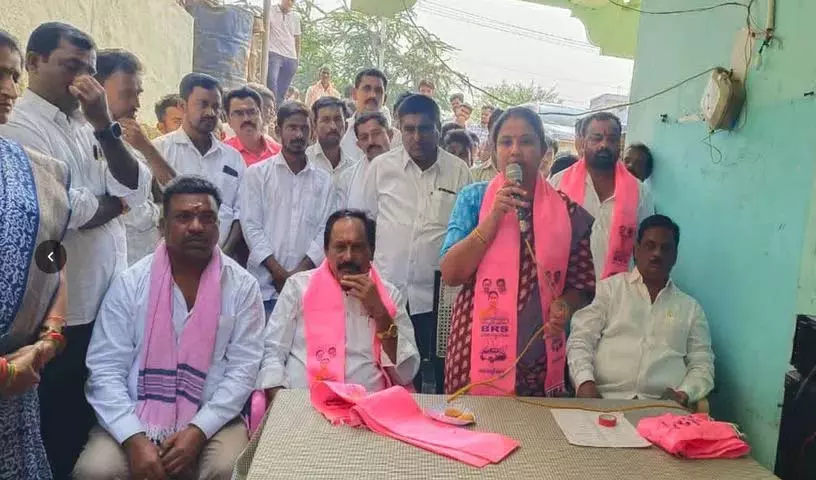 लोग BRS का कर रहे हैं पालन : पूर्व विधायक हरिप्रिया नायक लोग BRS का कर रहे हैं पालन : पूर्व विधायक हरिप्रिया नायक