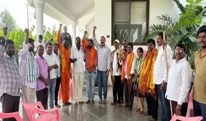 Bollam Mallaiah Yadav ने नेताओं से अपील की है कि वे उन लोगों की सेवा करें जिन्होंने उन पर भरोसा किया Bollam Mallaiah Yadav ने नेताओं से अपील की है कि वे उन लोगों की सेवा करें जिन्होंने उन पर भरोसा किया