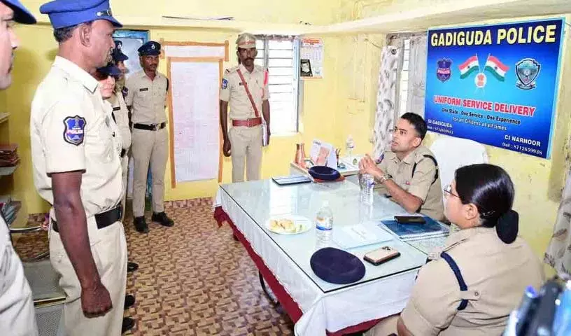 सीमा पर भी तस्करी रोकी जानी चाहिए: Adilabad SP सीमा पर भी तस्करी रोकी जानी चाहिए: Adilabad SP