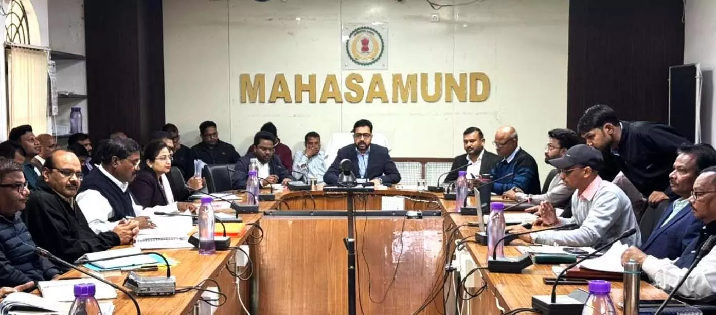 कलेक्टर ने ली साप्ताहिक समय सीमा की बैठक कलेक्टर ने ली साप्ताहिक समय सीमा की बैठक