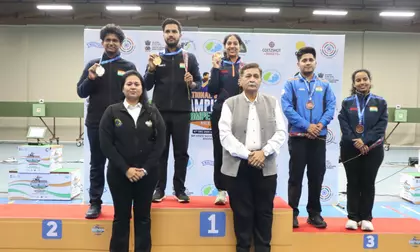 National शूटिंग: मिक्स्ड टीम गोल्ड जीतकर चमकी रमिता और हिमांशु की जोड़ी National शूटिंग: मिक्स्ड टीम गोल्ड जीतकर चमकी रमिता और हिमांशु की जोड़ी