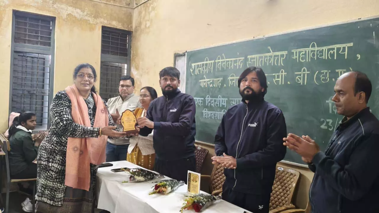 विश्वशांति का संदेश लेकर एमसीबी पहुँची लिम्का वर्ल्ड रिकॉर्ड होल्डर टीम विश्वशांति का संदेश लेकर एमसीबी पहुँची लिम्का वर्ल्ड रिकॉर्ड होल्डर टीम