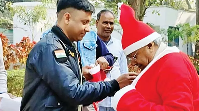 क्रिसमस पर मंत्री Santa के रूप में कपड़े पहनेंगे, दुर्गापुर स्टील मार्केट को सजाया जाएगा क्रिसमस पर मंत्री Santa के रूप में कपड़े पहनेंगे, दुर्गापुर स्टील मार्केट को सजाया जाएगा