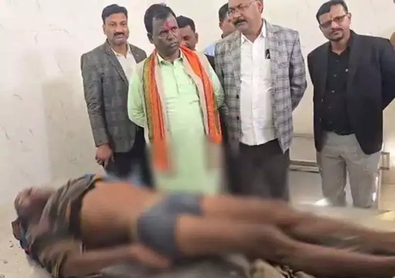 धान बेचने को लेकर दो भाइयों में खूनी झड़प, बड़े भाई के परिवार ने छोटे भाई की हत्या धान बेचने को लेकर दो भाइयों में खूनी झड़प, बड़े भाई के परिवार ने छोटे भाई की हत्या