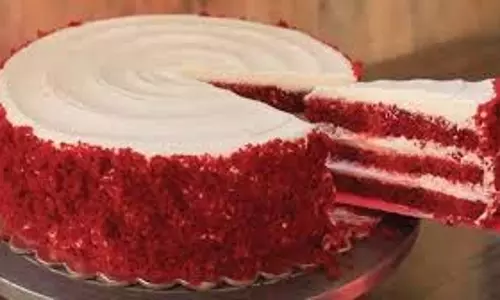 Red Velvet Cake: क्रिसमस के मौके पर ऐसे बनाएं रेड वेलवेट केक Red Velvet Cake: क्रिसमस के मौके पर ऐसे बनाएं रेड वेलवेट केक