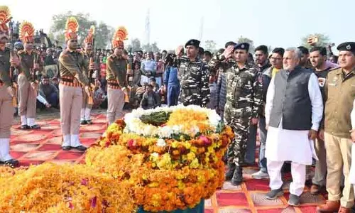 सिरसा गांव में हजारों लोगों ने BSF जवान सुरजीत को अंतिम विदाई दी।