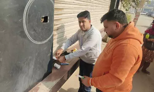 Karnal नगर निगम ने टैक्स बकाया होने पर चार प्रॉपर्टी सील कीं। Karnal नगर निगम ने टैक्स बकाया होने पर चार प्रॉपर्टी सील कीं।