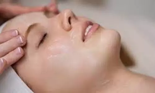 BEAUTY TIPS: चेहरे पर सिर्फ 10 दिनों में लाएं दमकता निखार BEAUTY TIPS: चेहरे पर सिर्फ 10 दिनों में लाएं दमकता निखार
