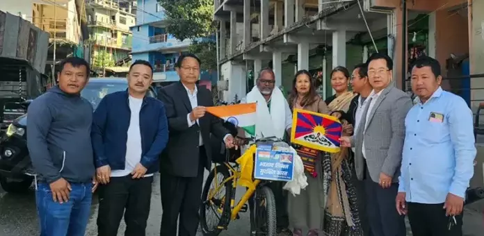 Arunachal: संदेश मेश्राम की जनजागरण साइकिल यात्रा ईटानगर पहुंची Arunachal: संदेश मेश्राम की जनजागरण साइकिल यात्रा ईटानगर पहुंची