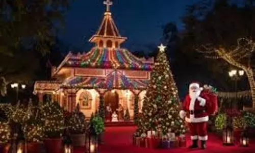 Christmas Eve 2025: जानें क्रिसमस की रात क्यों बजाई जाती हैं चर्च की घंटियां Christmas Eve 2025: जानें क्रिसमस की रात क्यों बजाई जाती हैं चर्च की घंटियां