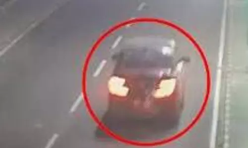Kanpur: बैरिकेट्स तोड़ कर भागे कार सवार, दो दारोगा और एक होमगार्ड घायल Kanpur: बैरिकेट्स तोड़ कर भागे कार सवार, दो दारोगा और एक होमगार्ड घायल