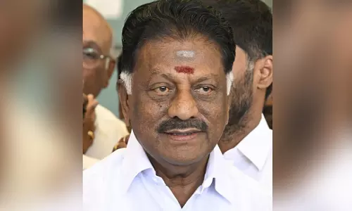 AIADMK एकता बातचीत नाकाम, पनीरसेल्वम के TVK से हाथ मिलाने के संकेत AIADMK एकता बातचीत नाकाम, पनीरसेल्वम के TVK से हाथ मिलाने के संकेत