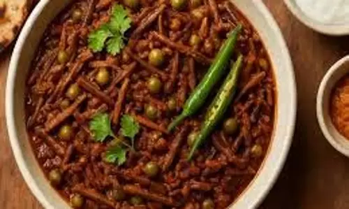 Sangri ki Sabji: घर पर इस आसान रेसिपी से लें राजस्थान की चटपटी सांगरी की सब्जी का मजा Sangri ki Sabji: घर पर इस आसान रेसिपी से लें राजस्थान की चटपटी सांगरी की सब्जी का मजा