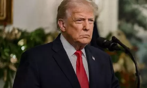 Trump की H-1B फीस योजना पर 20 राज्यों का विरोध, सार्वजनिक संस्थानों को नुकसान की बात Trump की H-1B फीस योजना पर 20 राज्यों का विरोध, सार्वजनिक संस्थानों को नुकसान की बात