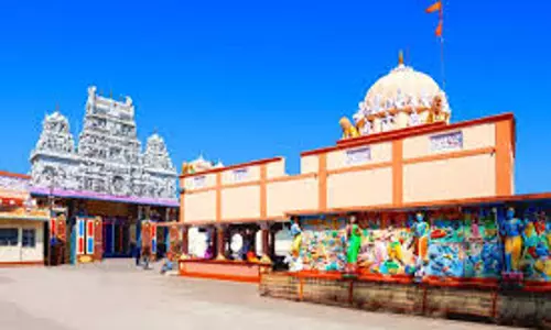 Indore: मंदिरों के कायाकल्प से श्रद्धालुओं को बेहतर सुविधा मिलेगी Indore: मंदिरों के कायाकल्प से श्रद्धालुओं को बेहतर सुविधा मिलेगी