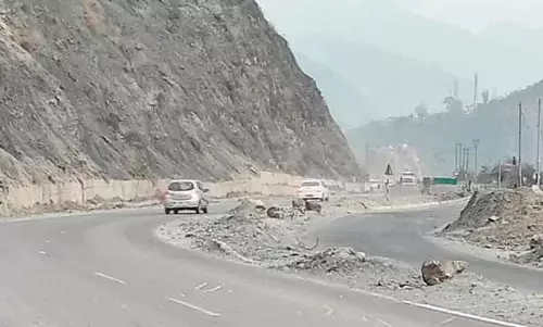 श्रीनगर-जम्मू हाईवे खुला, बर्फबारी के कारण NH-244 बंद