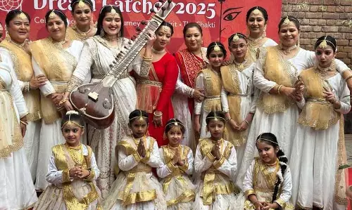 Studio Antara के डांस कार्यक्रम में 4 से 75 साल की महिलाओं ने मुख्य भूमिका निभाई