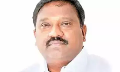 BJP नेता: चुनाव आयोग फॉर्म 6 का इस्तेमाल करके मौजूदा वोटर्स को जोड़ने के लिए नियमों को तोड़ रहा है