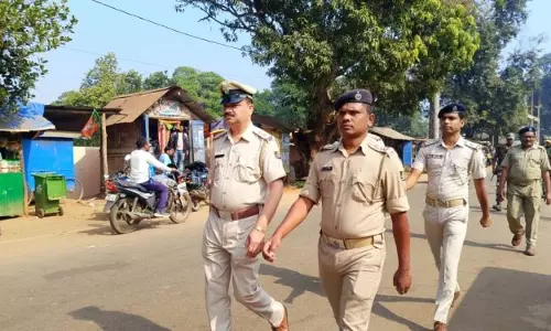 Kandhamal में क्रिसमस से पहले पुलिस ने फ्लैग मार्च किया