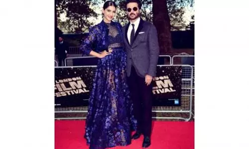 Sonam Kapoor ने दुनिया के सबसे अच्छे पिता अनिल कपूर को दिल से बधाई दी Sonam Kapoor ने दुनिया के सबसे अच्छे पिता अनिल कपूर को दिल से बधाई दी