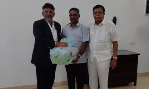 पूर्व मंत्री बोले, Karnataka नेतृत्व मुद्दे में पार्टी हाईकमान का दखल नहीं पूर्व मंत्री बोले, Karnataka नेतृत्व मुद्दे में पार्टी हाईकमान का दखल नहीं