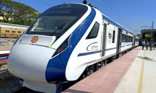 वंदे भारत ट्रेन की ऑटो से टक्कर, Kerala रेलवे स्टेशन पर जांच शुरू