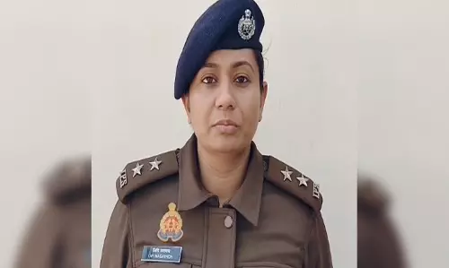 ट्रेन में अश्लील कृत्य का वीडियो वायरल, युवक-युवती और ट्रेन ऑपरेटर पर मुकदमा दर्ज ट्रेन में अश्लील कृत्य का वीडियो वायरल, युवक-युवती और ट्रेन ऑपरेटर पर मुकदमा दर्ज