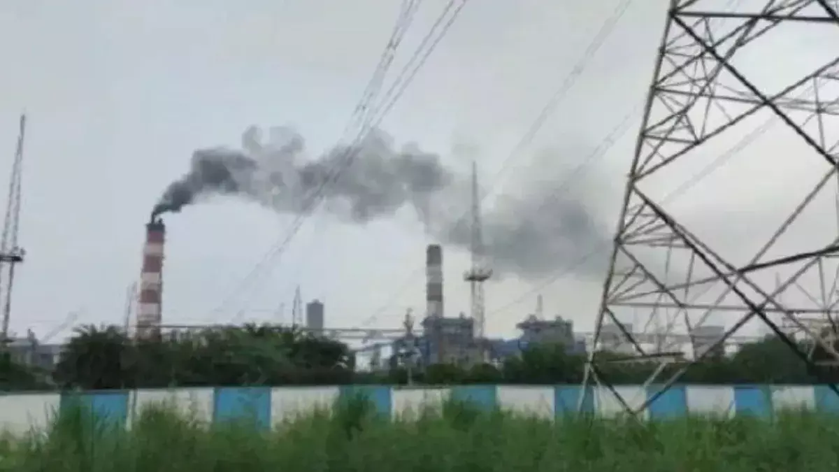 Chandigarh: CAQM की कार्रवाई, हरियाणा के तीन प्लांटों को नोटिस Chandigarh: CAQM की कार्रवाई, हरियाणा के तीन प्लांटों को नोटिस