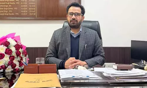 वरिंदर बराड़ ने विजिलेंस SSP का पदभार संभाला वरिंदर बराड़ ने विजिलेंस SSP का पदभार संभाला