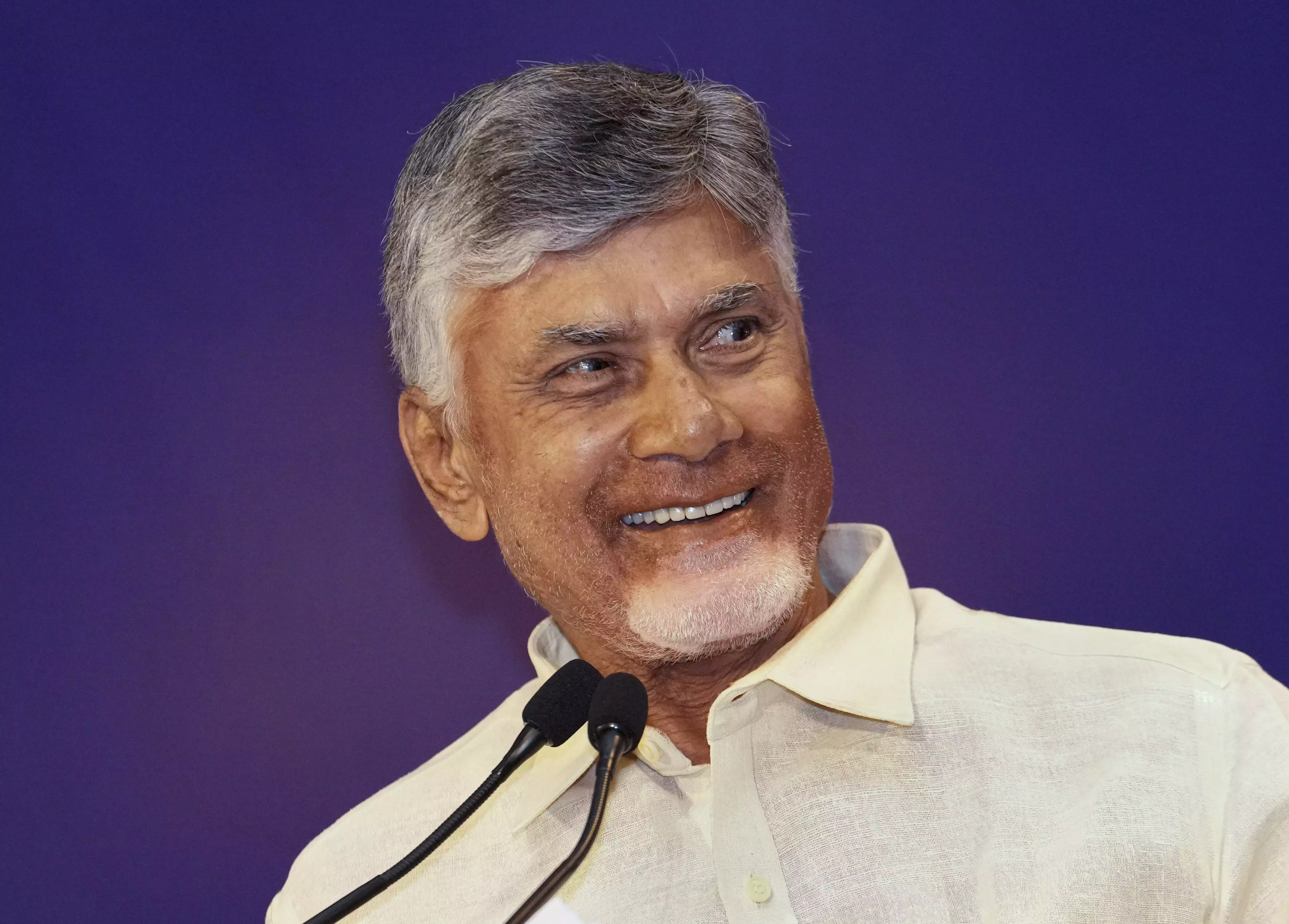 Naidu ने खेती से होने वाली कमाई बढ़ाने के लिए व्यापक फसल कैलेंडर बनाने का आदेश Naidu ने खेती से होने वाली कमाई बढ़ाने के लिए व्यापक फसल कैलेंडर बनाने का आदेश