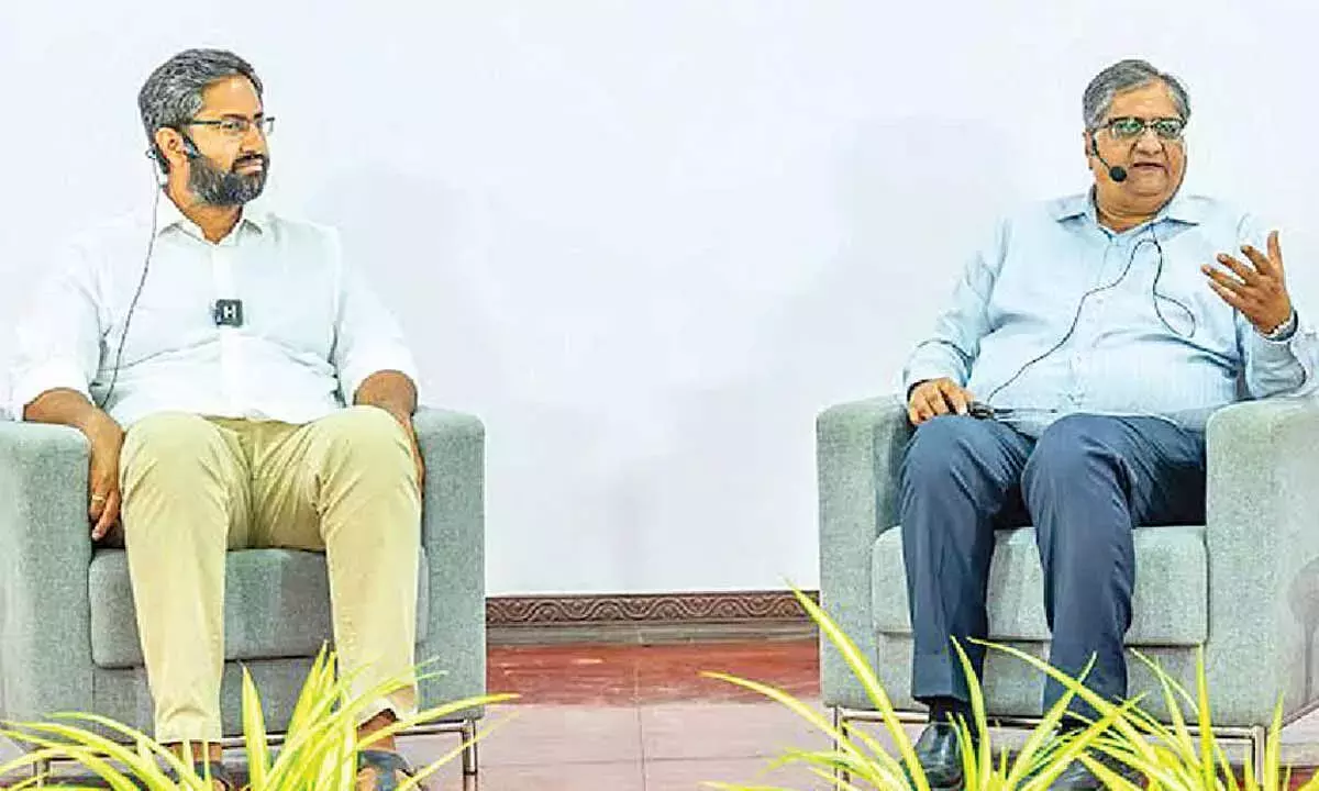 Andhra: डिजिटल इनोवेशन और AI स्किल्स भारत की प्रतिस्पर्धी बढ़त के लिए महत्वपूर्ण हैं Andhra: डिजिटल इनोवेशन और AI स्किल्स भारत की प्रतिस्पर्धी बढ़त के लिए महत्वपूर्ण हैं