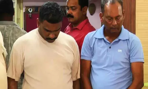 Khandagiri में पर्यटकों को लूटने के आरोप में फर्जी पुलिसकर्मी गिरफ्तार Khandagiri में पर्यटकों को लूटने के आरोप में फर्जी पुलिसकर्मी गिरफ्तार