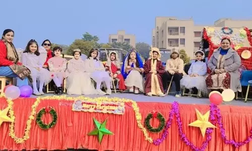 Greater Noida में क्रिसमस फ्लोट ने शांति, प्रेम और आशा का संदेश फैलाया Greater Noida में क्रिसमस फ्लोट ने शांति, प्रेम और आशा का संदेश फैलाया