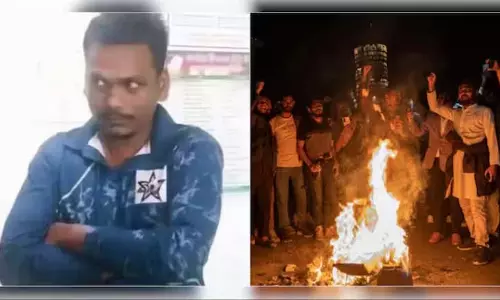 Yunus सरकार ने लिंचिंग का शिकार हुए हिंदू मज़दूर के परिवार को समर्थन देने का वादा किया Yunus सरकार ने लिंचिंग का शिकार हुए हिंदू मज़दूर के परिवार को समर्थन देने का वादा किया