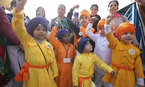Sahibzadas की शहादत दिवस पर धार्मिक जुलूस निकाला गया Sahibzadas की शहादत दिवस पर धार्मिक जुलूस निकाला गया