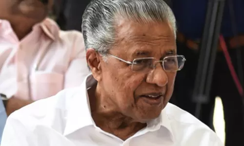 CM विजयन ने क्रिसमस समारोह पर हमलों की निंदा की CM विजयन ने क्रिसमस समारोह पर हमलों की निंदा की