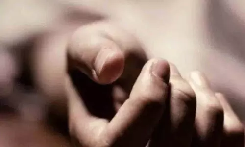 Jogulamba Gadwala जिले में खरीद केंद्र पर किसान बेहोश हो गया