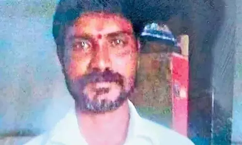Ghatkesar में तलाक का नोटिस मिलने के बाद पति ने आत्महत्या कर ली Ghatkesar में तलाक का नोटिस मिलने के बाद पति ने आत्महत्या कर ली