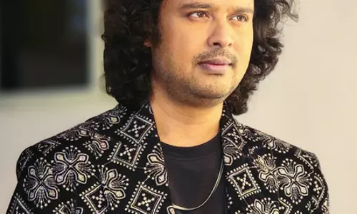 पहले टीवी पर दिखाया हुनर, फिर फिल्मी गानों में चलाया अपनी आवाज का जादू पहले टीवी पर दिखाया हुनर, फिर फिल्मी गानों में चलाया अपनी आवाज का जादू