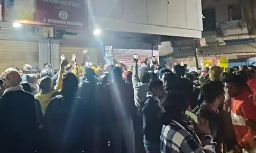 ज्वेलरी शॉप में लूट, विरोध करने पर दुकानदार को मारी गोली