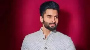 Jackky Bhagnani Birthday: बतौर हीरो रहे फ्लॉप, फिर भी बनाई करोड़ों की संपत्ति Jackky Bhagnani Birthday: बतौर हीरो रहे फ्लॉप, फिर भी बनाई करोड़ों की संपत्ति