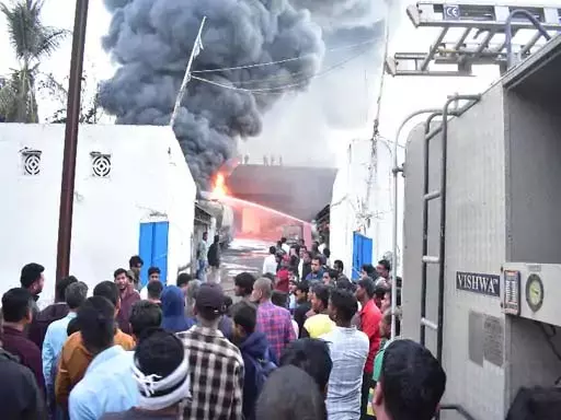 फर्नीचर फैक्ट्री आगजनी में घायल सुपरवाइजर की मौत फर्नीचर फैक्ट्री आगजनी में घायल सुपरवाइजर की मौत