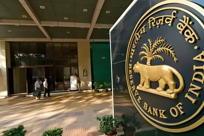 RBI ने OMOs और फॉरेक्स स्वैप के ज़रिए 3 ट्रिलियन रुपये के लिक्विडिटी बूस्ट की घोषणा की RBI ने OMOs और फॉरेक्स स्वैप के ज़रिए 3 ट्रिलियन रुपये के लिक्विडिटी बूस्ट की घोषणा की