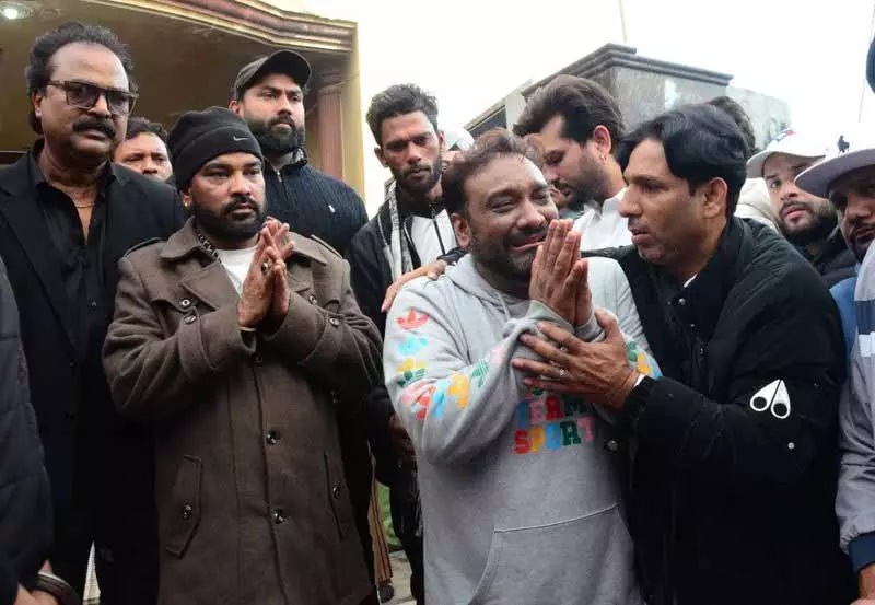 Jalandhar: संगीतकार उस्ताद पूरन शाह कोटी को दफनाया गया Jalandhar: संगीतकार उस्ताद पूरन शाह कोटी को दफनाया गया