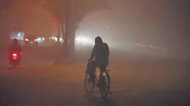 एल-जी सक्सेना ने केजरीवाल पर प्रदूषण में 11 साल की लापरवाही का आरोप लगाया एल-जी सक्सेना ने केजरीवाल पर प्रदूषण में 11 साल की लापरवाही का आरोप लगाया