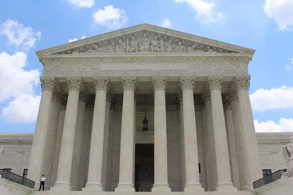 US SC ने ट्रंप प्रशासन को इलिनोइस में नेशनल गार्ड तैनात करने से रोक दिया। US SC ने ट्रंप प्रशासन को इलिनोइस में नेशनल गार्ड तैनात करने से रोक दिया।