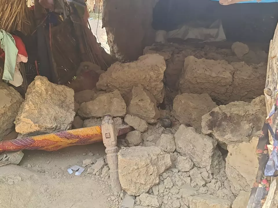 Faridabad: नींव खोदते समय मकान गिरा, 7 बच्चों की हालत गंभीर Faridabad: नींव खोदते समय मकान गिरा, 7 बच्चों की हालत गंभीर