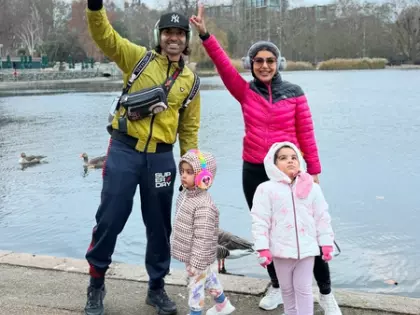 London में फैमिली टाइम: गुरमीत और देबिना बच्चों के साथ मनाएंगे नया साल London में फैमिली टाइम: गुरमीत और देबिना बच्चों के साथ मनाएंगे नया साल