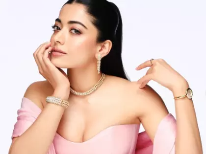 Rashmika मंदाना मायसा टीज़र में दिखीं अकेली योद्धा Rashmika मंदाना मायसा टीज़र में दिखीं अकेली योद्धा
