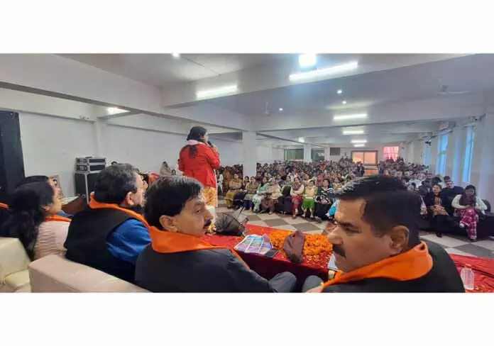 MLA Pawan Gupta ने चलाया आत्मनिर्भर भारत संकल्प अभियान MLA Pawan Gupta ने चलाया आत्मनिर्भर भारत संकल्प अभियान